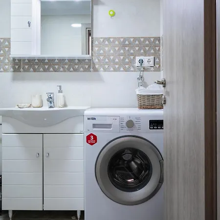 דירה Sunny 2br Iraklia ניאה אירקליה