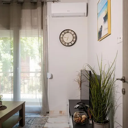 דירה Sunny 2br Iraklia ניאה אירקליה