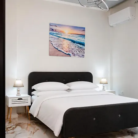 Sunny 2br Iraklia דירה *